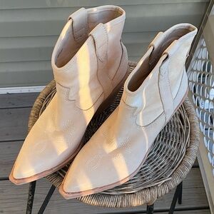 Dolce Vita Nashe Bootie Women’s Size 8